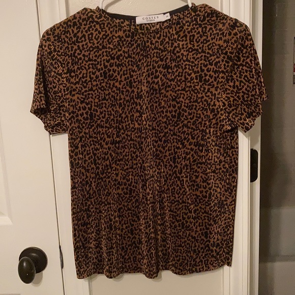 Tops - Cheetah Print Short Sleeve Shirt